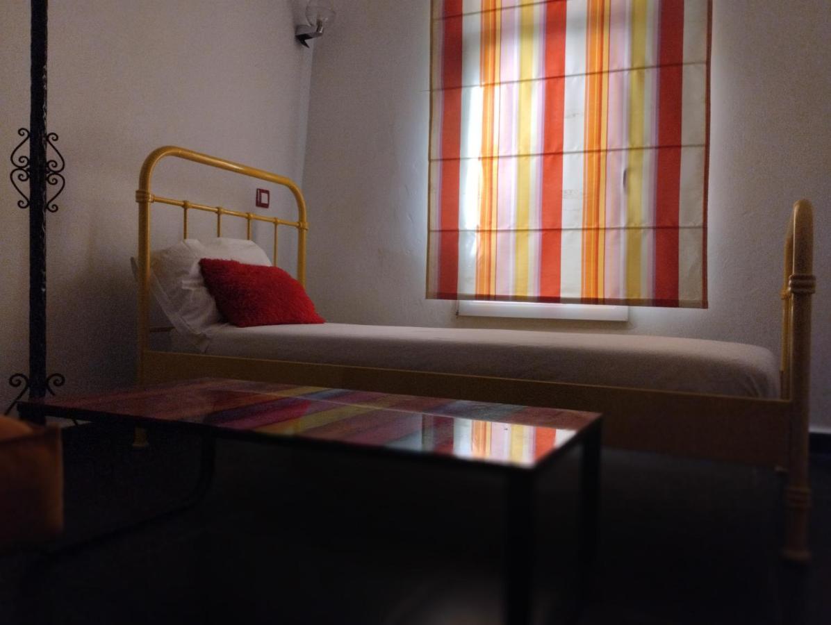 Hostal Valencia - Private Room With Bathroom Chefchaouen Exterior photo